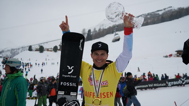Nevin Galmarini secured the globes for the World Cup parallel giant slalom and overall snowboarding in Scuol ©FIS