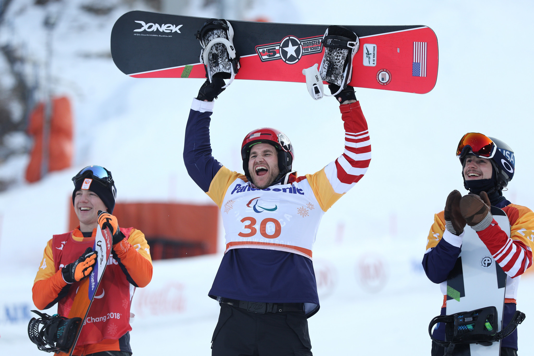Mike Schultz also ensured snowboard cross success for the United States by winning the men's SB-LL1 event ©Getty Images
