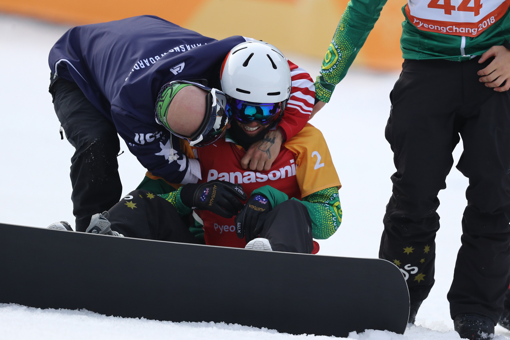 Simon Patmore become the first Australian male to medal at both a Summer and Winter Paralympics after coming out on top in the men's snowboard cross SB-UL competition ©Getty Images