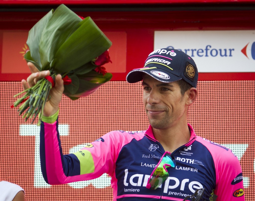 Oliveira escapes breakaway to win stage 13 of Vuelta a España in Tarazona 
