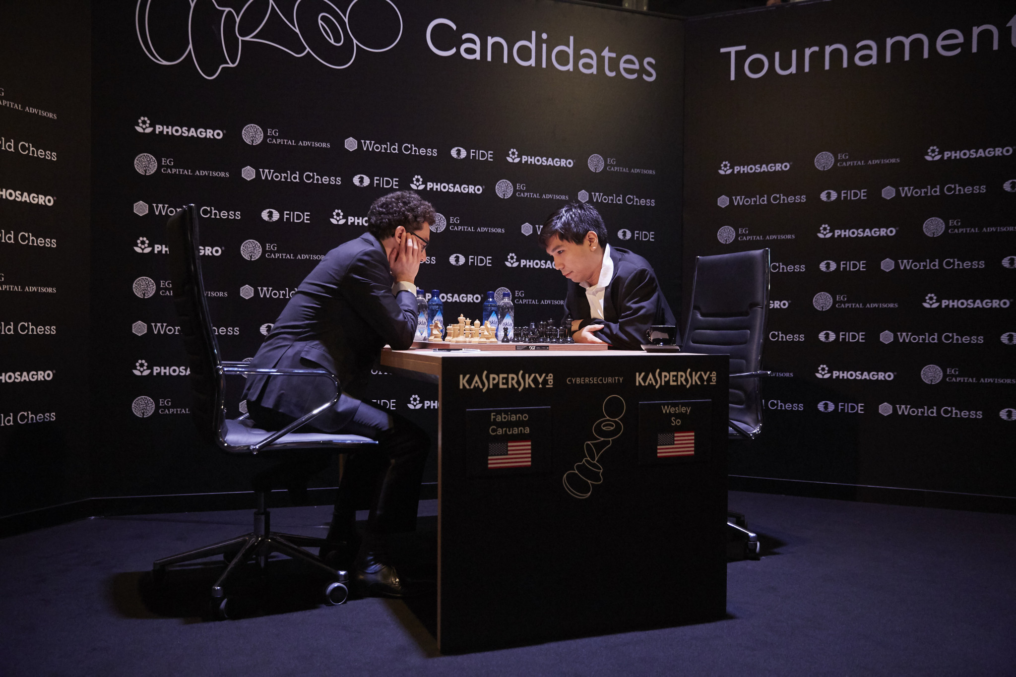 Fabiano Caruana, left, took the lead after the fourth round of matches as he beat Russian wild card Vladimir Kramnik ©Getty Images