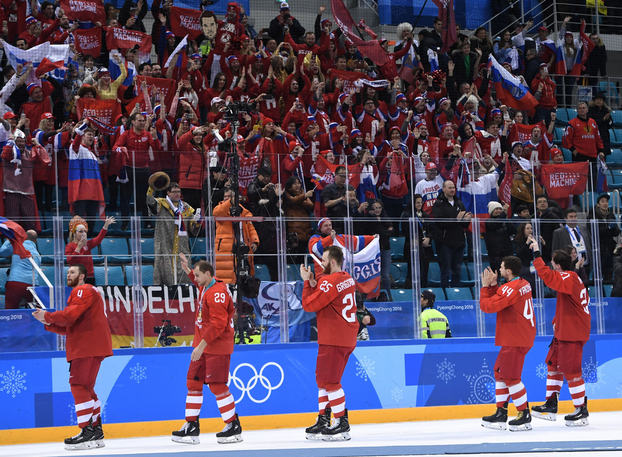 Fans were allowed to display Russian flags at last month's Olympic Games ©Getty Images