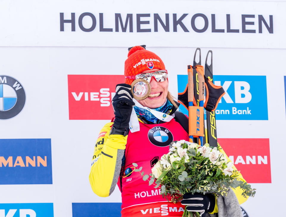 Kuzmina takes overall women's lead with sprint victory at IBU World Cup in Holmenkollen