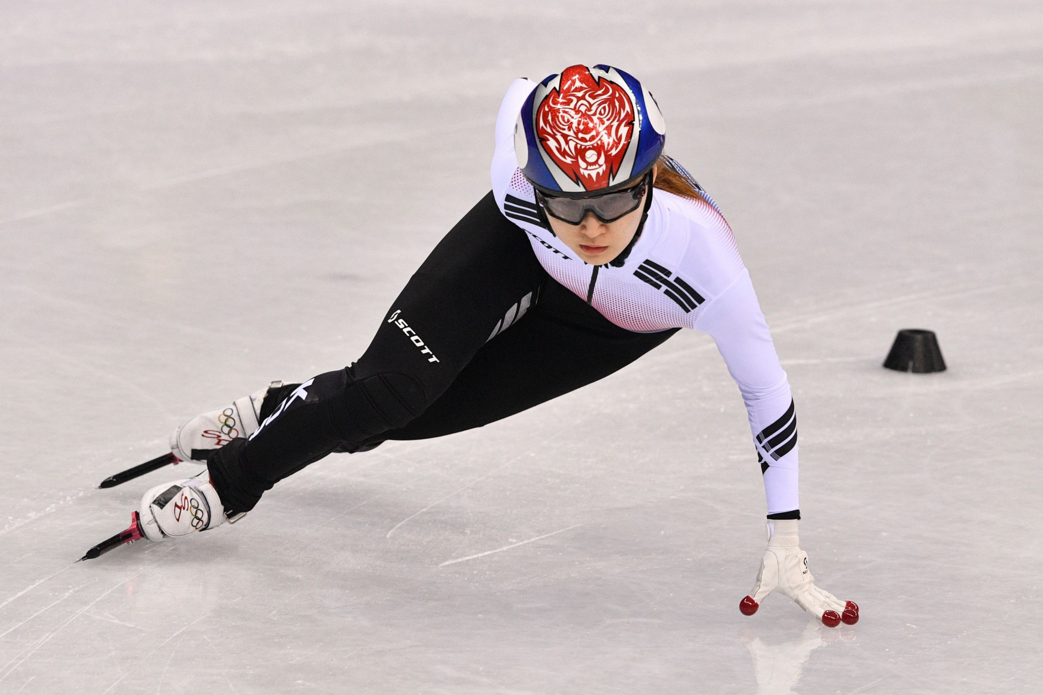 South Korea's Choi claims double gold at World Short Track Speed Skating Championships 