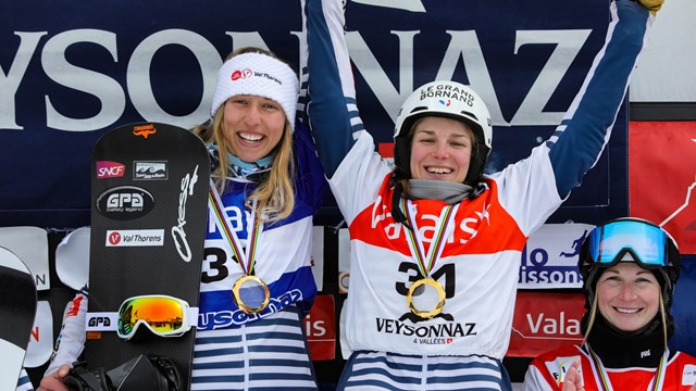  Nelly Moenne Loccoz and Chloe Trespeuch of France celebrate an unbeaten season in the Team Snowboard Cross ©FIS