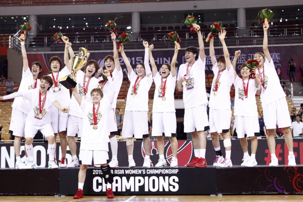 Japan thrash China to defend Asian basketball title and guarantee Rio 2016 Olympic qualification