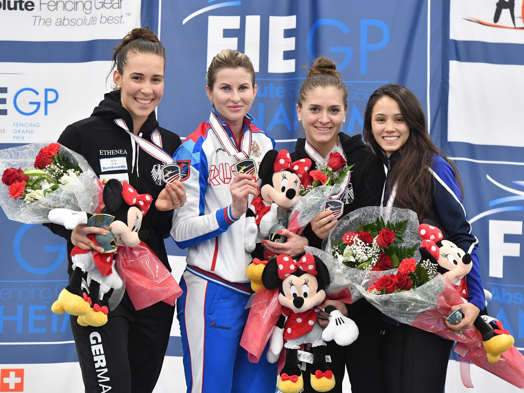 Olympic champion Inna Deriglazova claimed gold in the women's event ©FIE