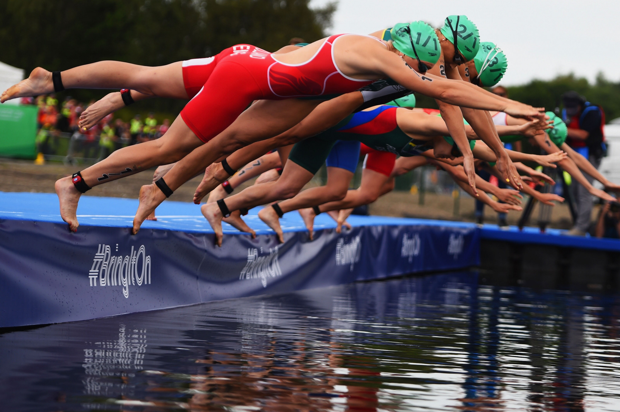 Triathlon action at Strathclyde Country Park during the Glasgow 2014 Commonwealth Games ©Getty Images
