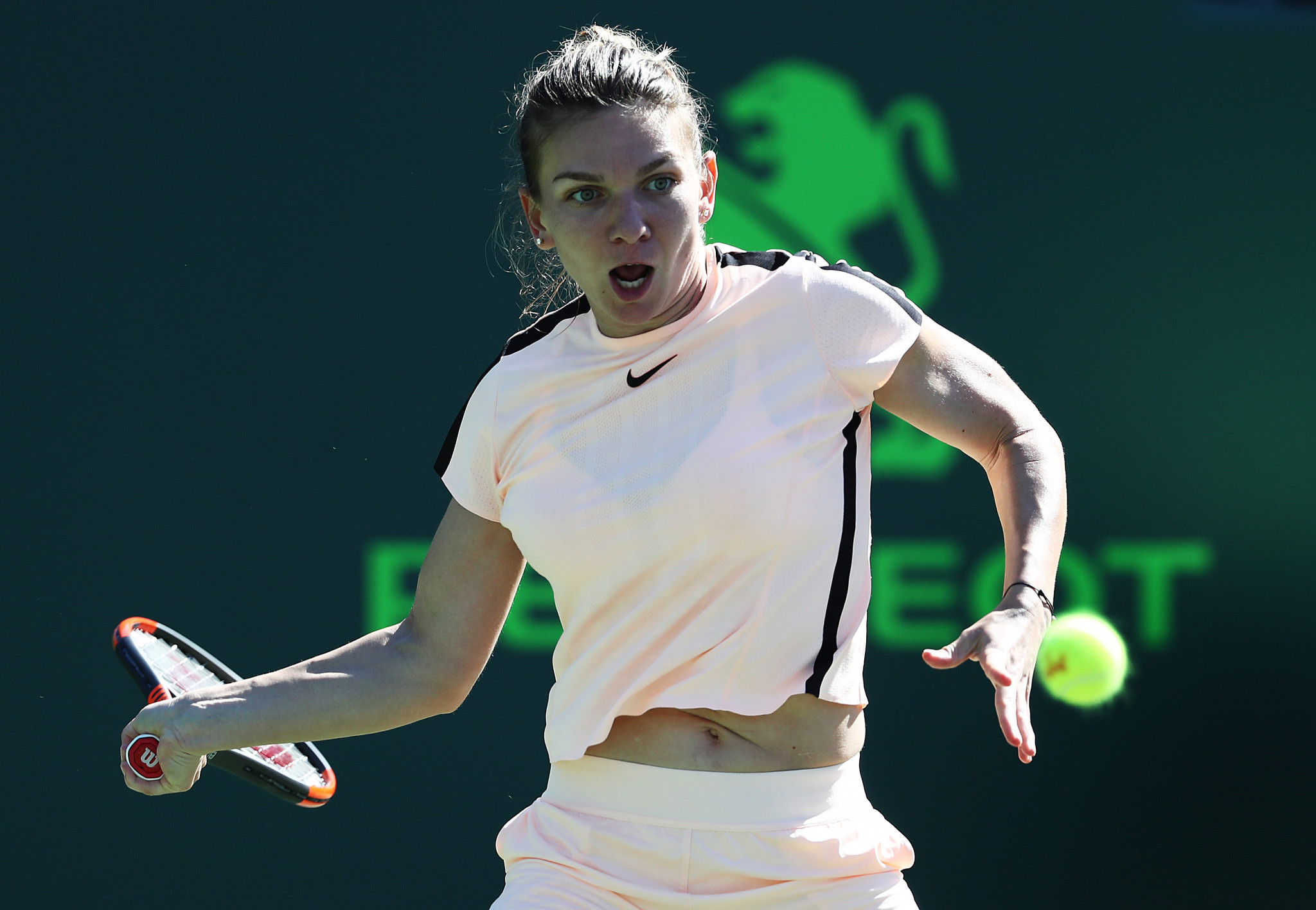 Simona Halep en-route to a second round win at the Miami Open ©Getty Images