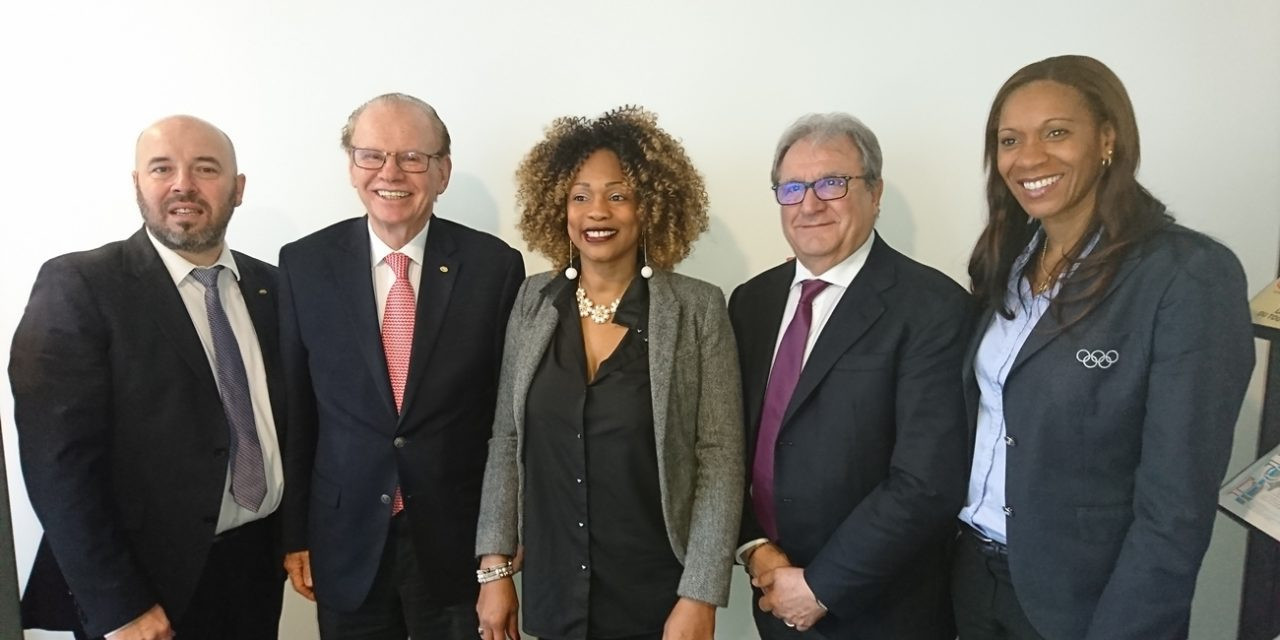 Ricardo Fraccari met with French Sports Minister Laura Flessel ©WBSC
