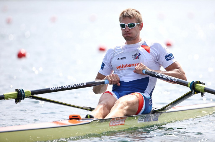 Ondrej Synek of the Czech Republic defended his men's single sculls title with a narrow win over New Zealand's Olympic champion Mahe Drysdale ©Getty Images