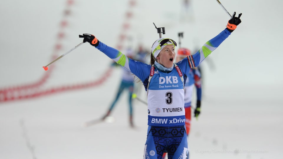 Darya Domracheva celebrates her season-ending victory ©