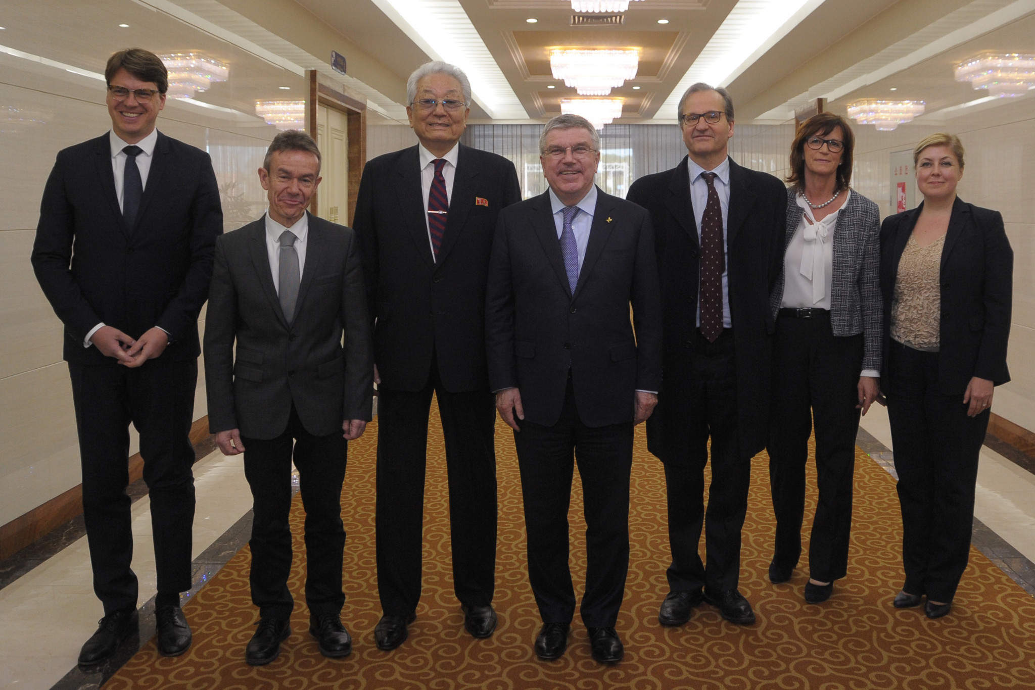 Thomas Bach and the IOC delegation in North Korea ©Getty Images