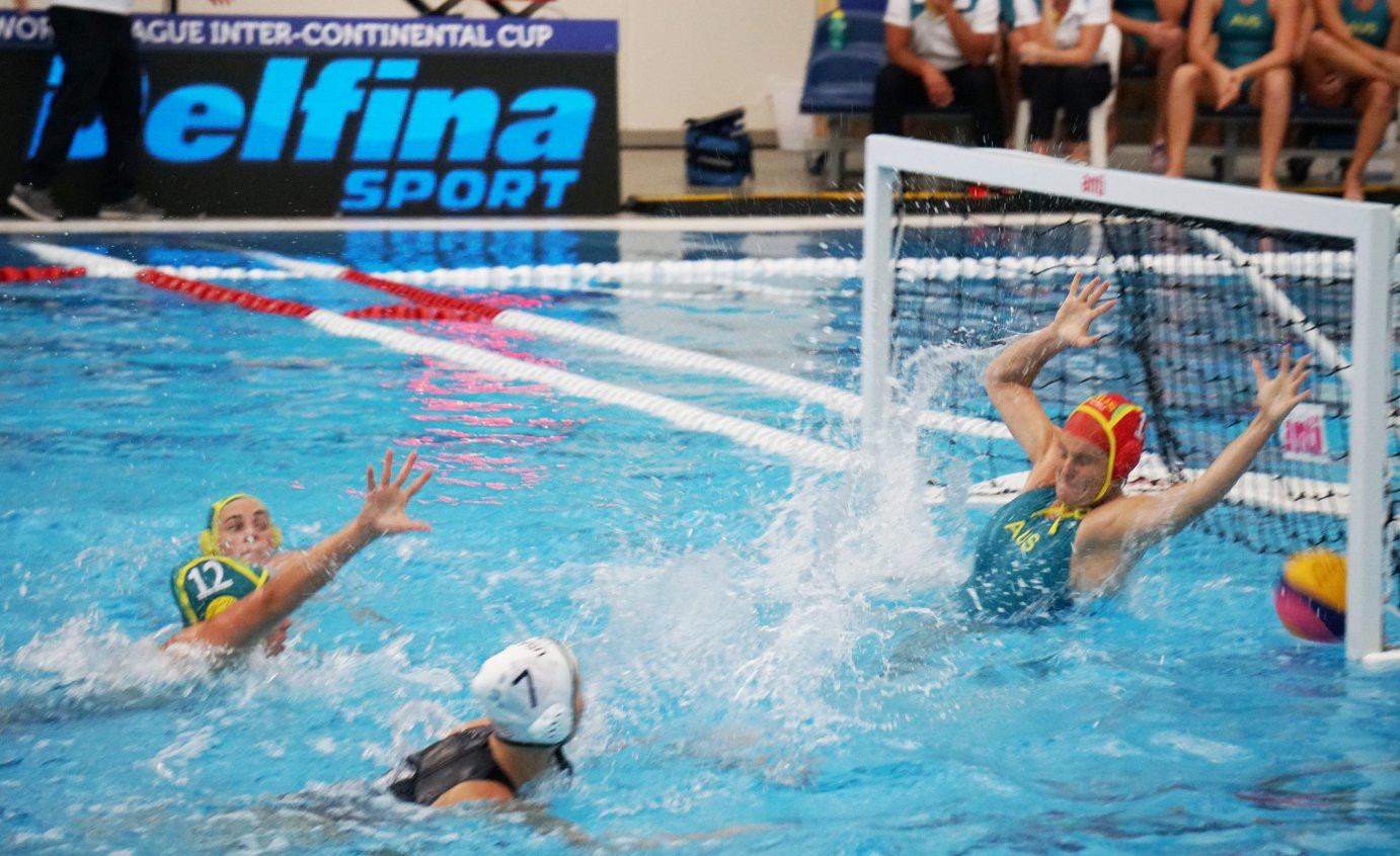 Australia's women in unusual defensive mode in their 20-2 win over New Zealand 2 at the Women's Water Polo World League Intercontinental Cup in Auckland ©FINA