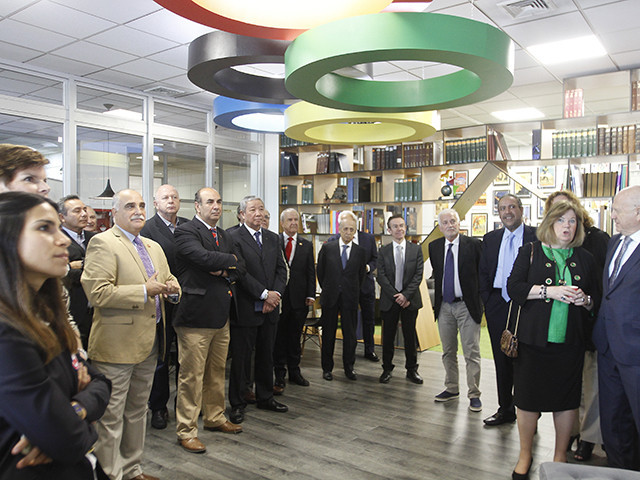 Olympic dignitaries helped inaugurate Chile's new Olympic Library ©COCH