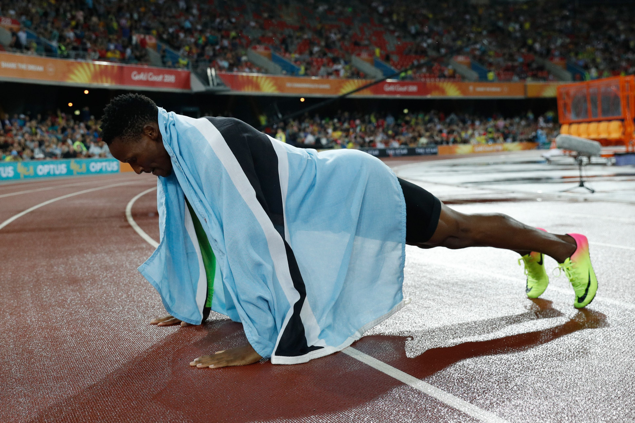 Botswana's Isaac Makwala celebrated his victory in the 400m with some press-ups ©Getty Images