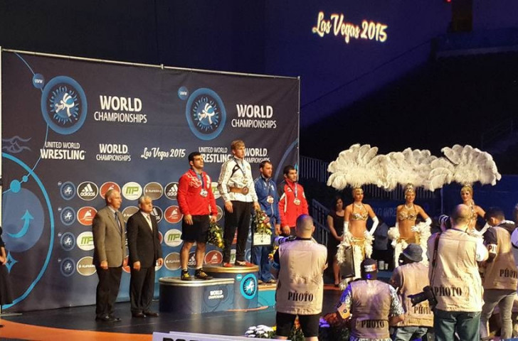 The first day of action was rounded off with the 98kg medal ceremony ©ITG 