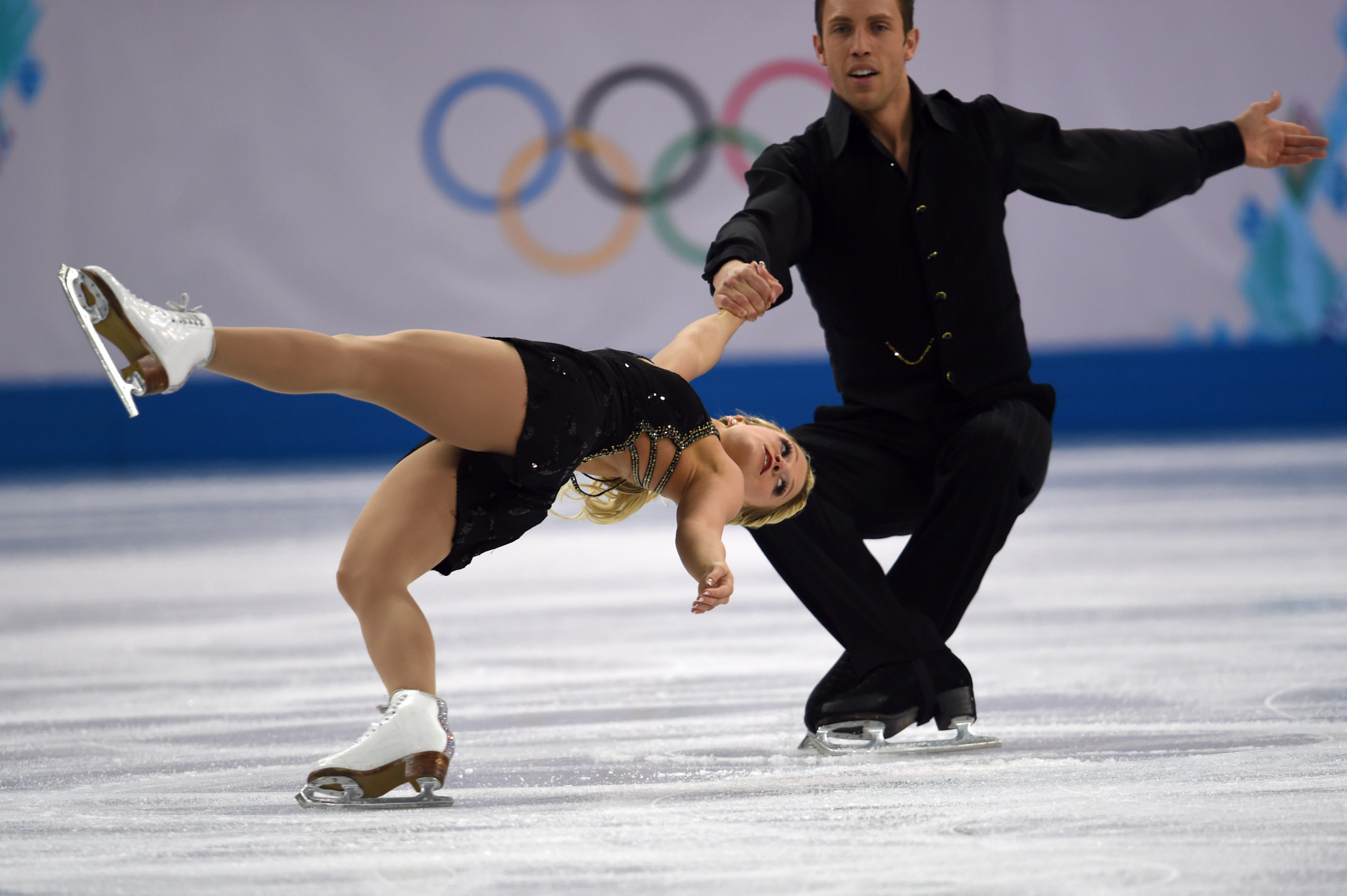 Dylan Moscovitch, right, has announced has announced his retirement from figure skating at the age of 33 ©Getty Images