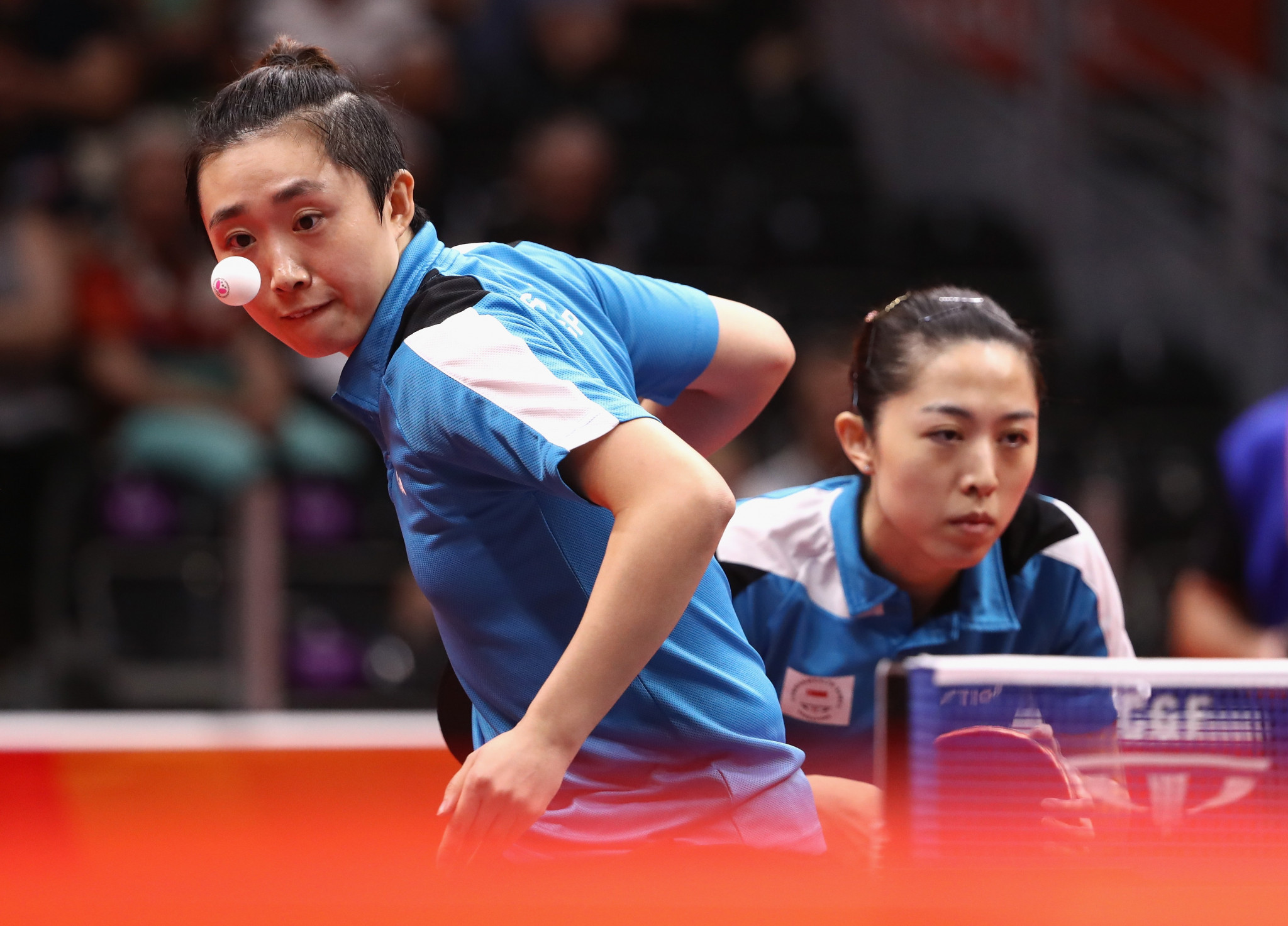 Singapore's Feng Tianwei and Yu Mengyu romped to a comfortable defence of their Commonwealth Games women's doubles title ©Getty Images