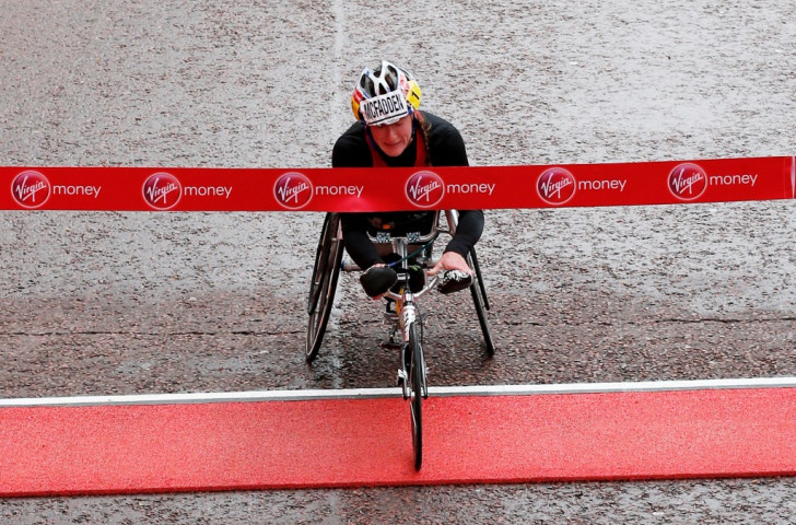 Tatyana McFadden continued her dominance of the women's T53/54 wheelchair event with her third straight London Marathon victory