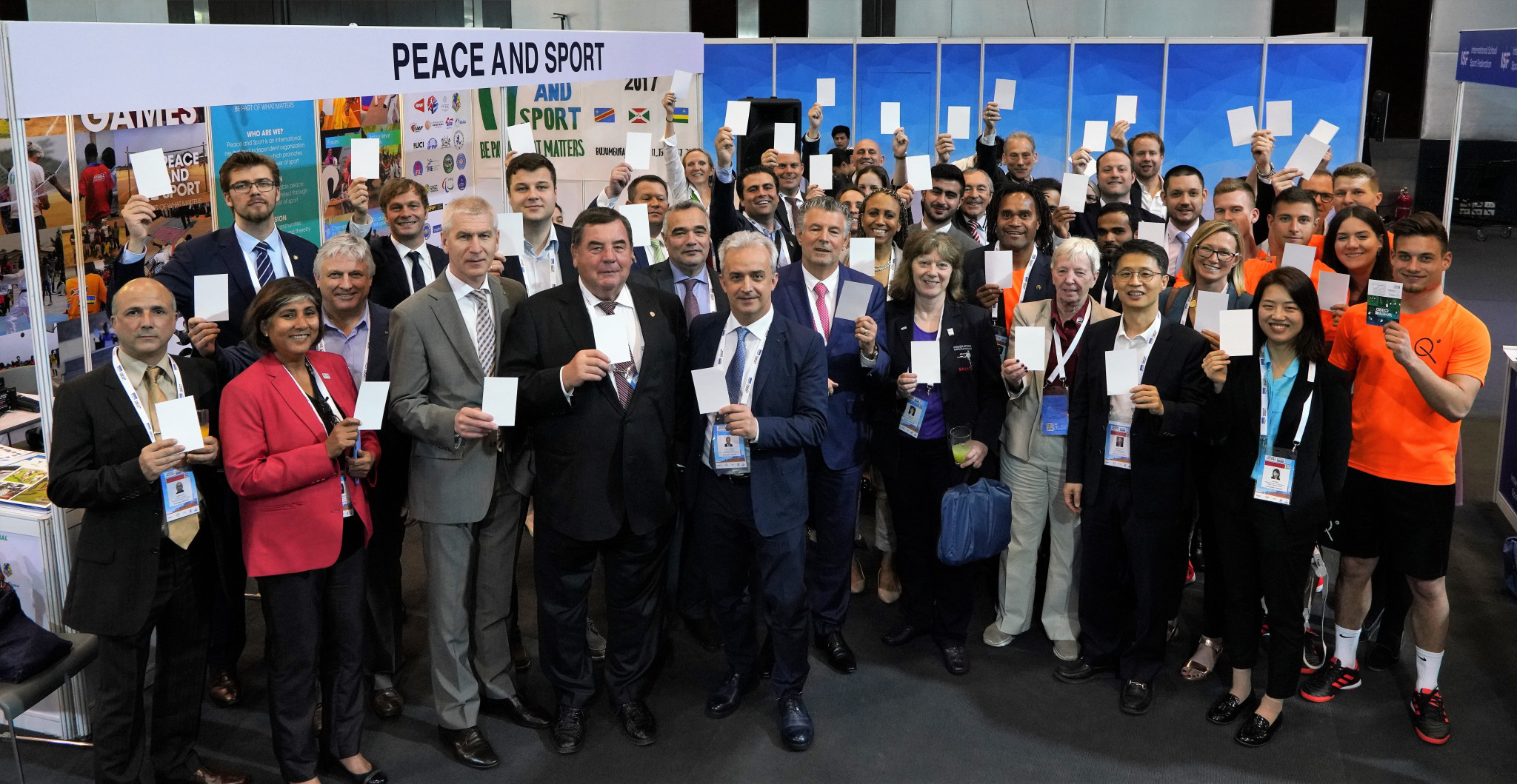 SportAccord Summit participants, including International Federation Presidents, have been visiting the Peace and Sport booth and showing their support for the #WhiteCard campaign ©Peace and Sport