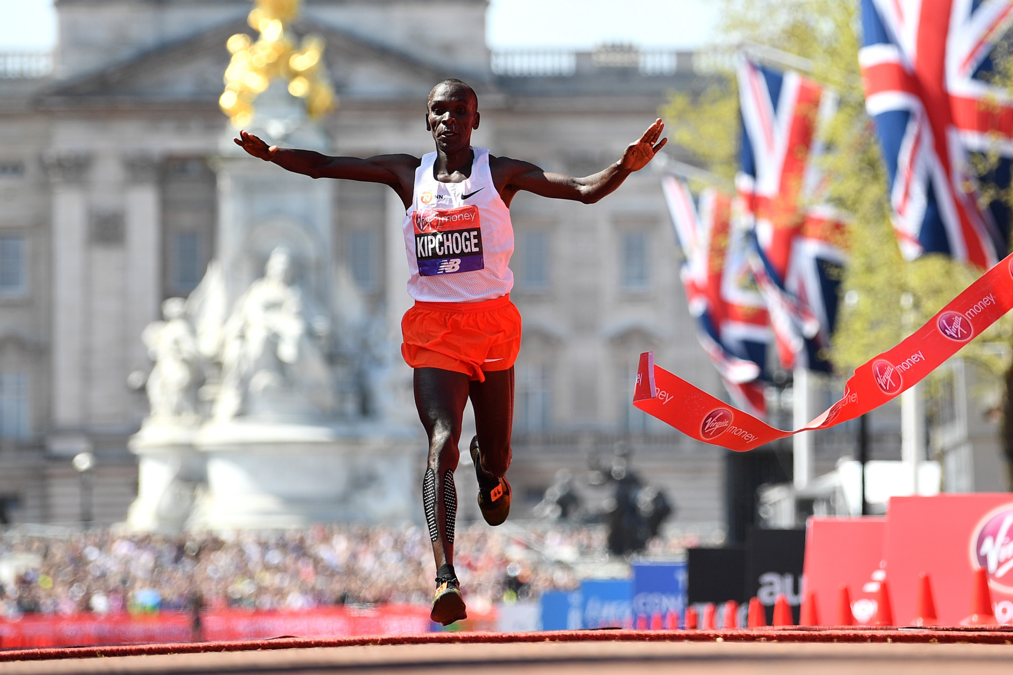 Kenya's Eliud Kipchoge dominated the men's race and claimed a third Virgin London Marathon win ©Getty Images