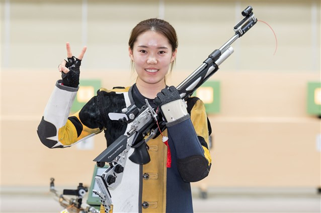 China's 19-year-old Zhao Ruozhu set a world record in the 10m air rifle on her World Cup debut ©ISSF