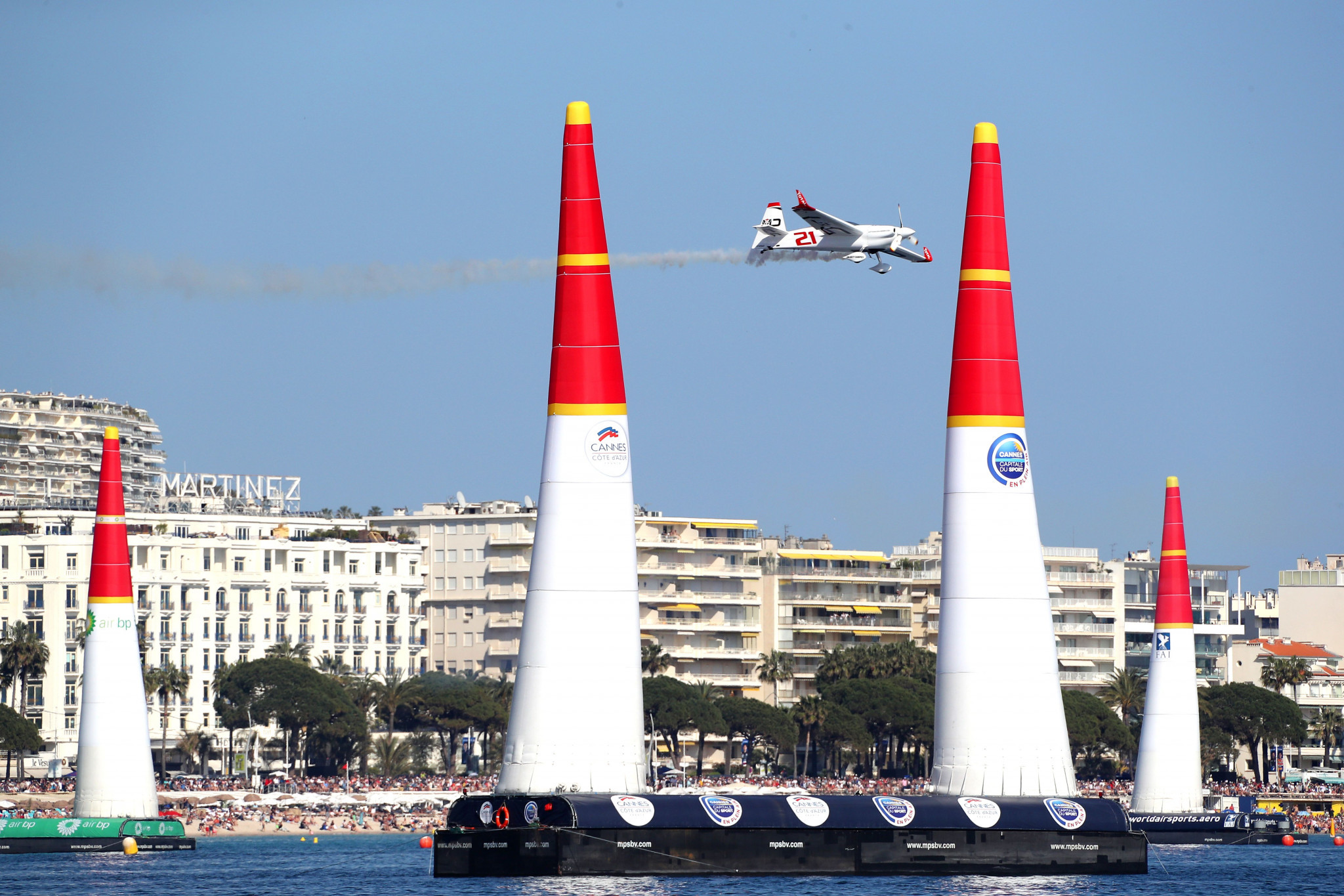 Matthias Dolderer heading for second place in the first French event within the Red Bull Air Race World Championships ©Getty Images  