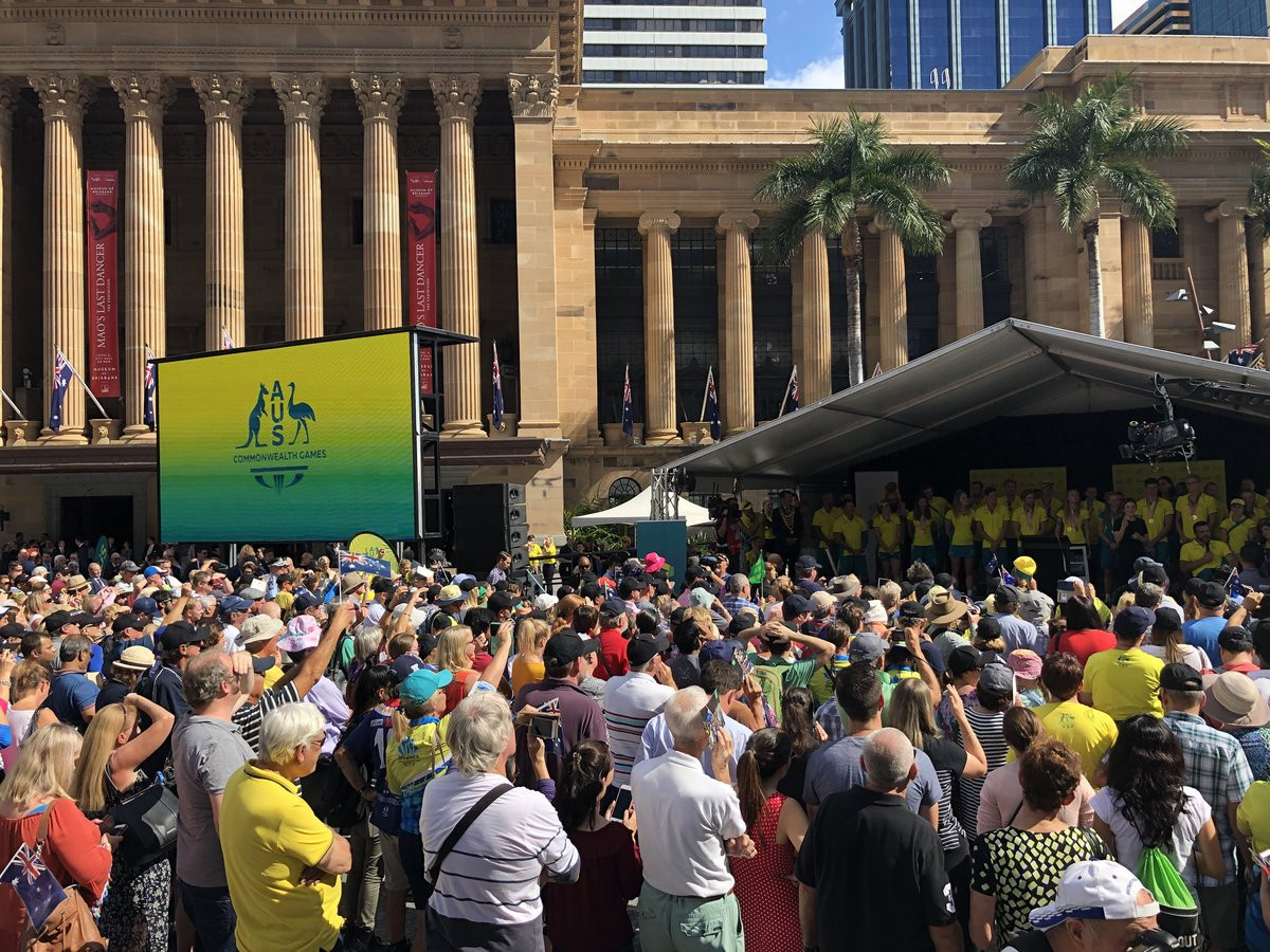 People turned out in their numbers to honour the Australian athletes ©Team Quirk/Twitter