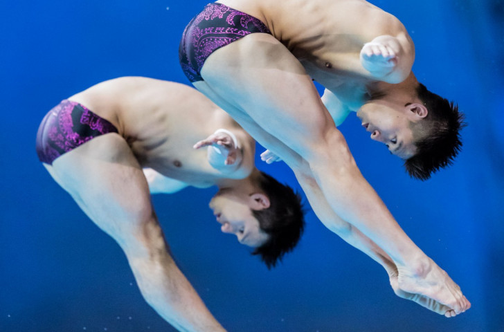Qui Bo and Yang Jian were untouchable in  the men’s 10-meter synchro event as they contributed one of three Chinese golds on day one of the FINA Diving World Series third leg at the Montreal Olympic pool ©FINA