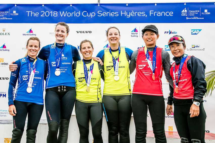 France's Camille Lecointre and Aloise Retornaz held off a strong challenge from Britain’s Hannah Mills and Eilidh McIntyre to win the Women's 470.class at Hyères ©World Sailing