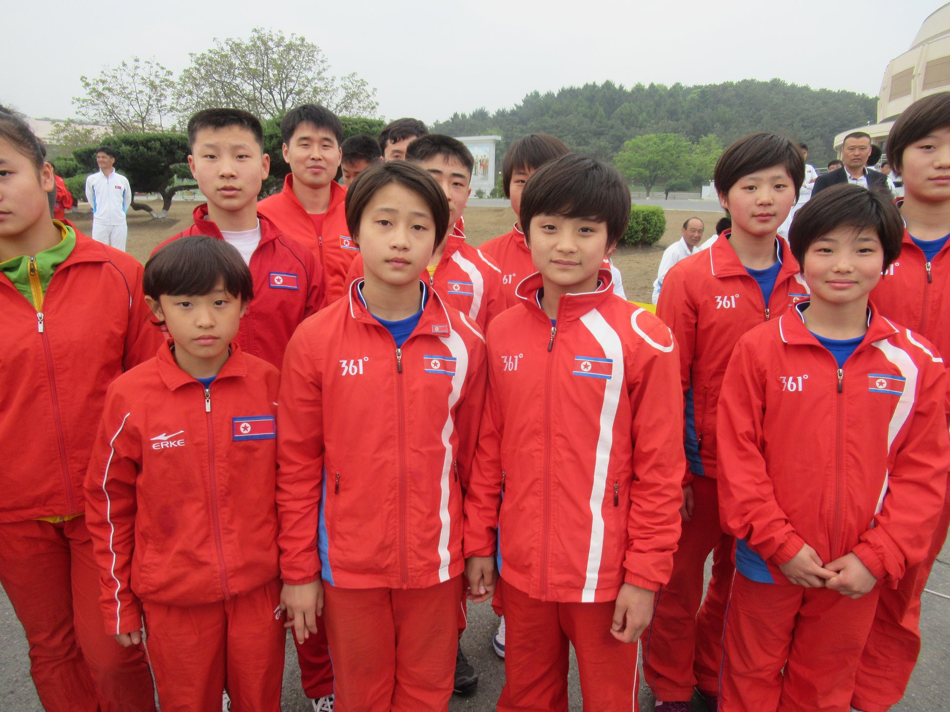 Athletes pose after the North Korean Fun Run ©OCA/Jeremy Walker