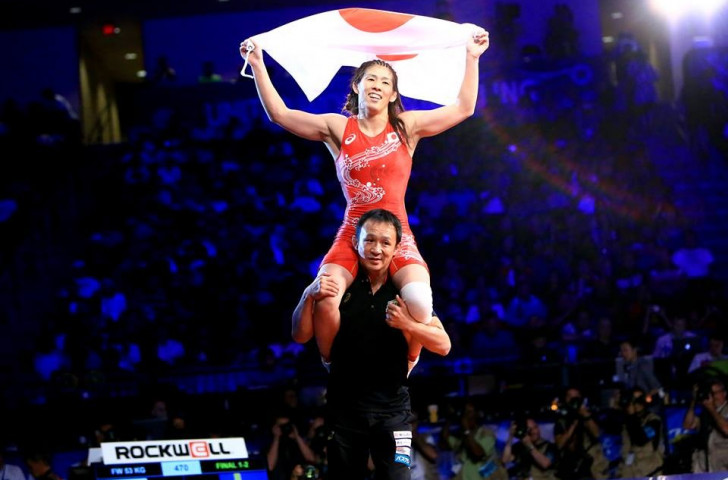 Japan's Saori Yoshida celebrates winning her 13th world title ©Martin Gabor/UWW