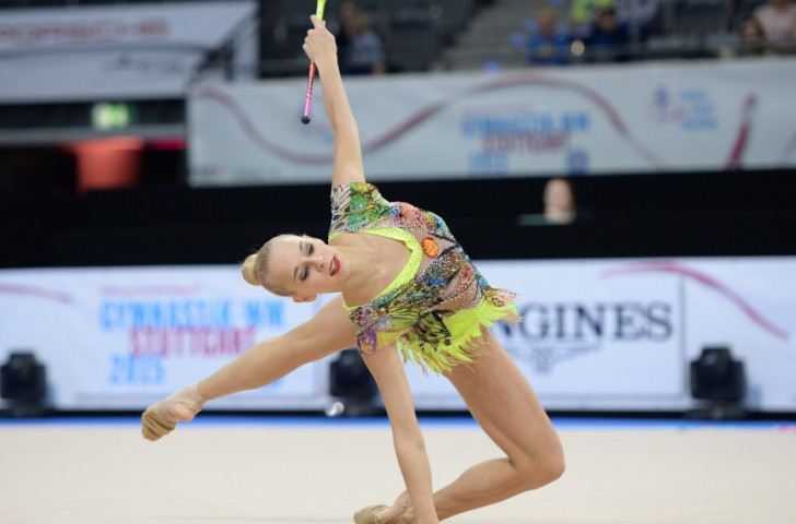 Teenage sensation Kudryavsteva at the treble on action-packed day at 2015 Rhythmic Gymnastics World Championships