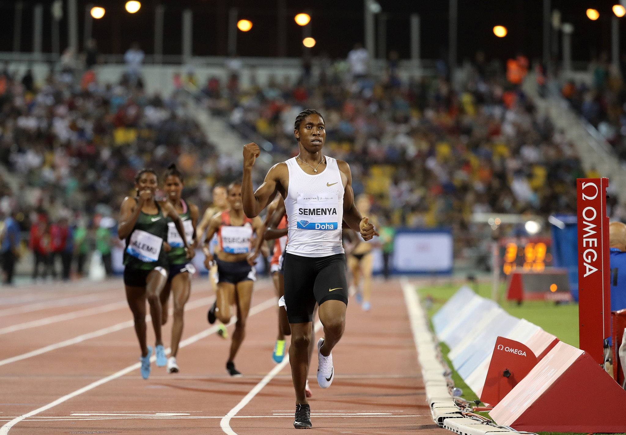  Semenya puts controversy aside for a 1500m best in dazzling IAAF Diamond League opener at Doha