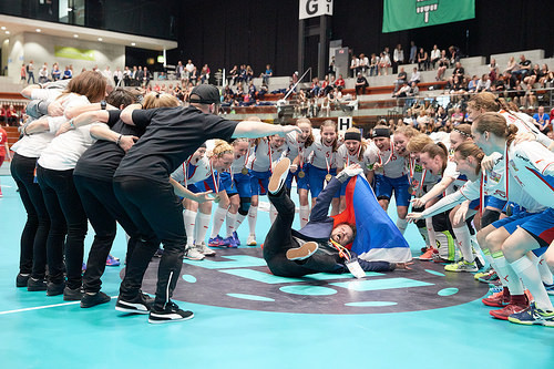 The Czech Republic celebrate taking bronze at the IFF Under-19 Women's World Floorball Championships in St Gallen ©IFF