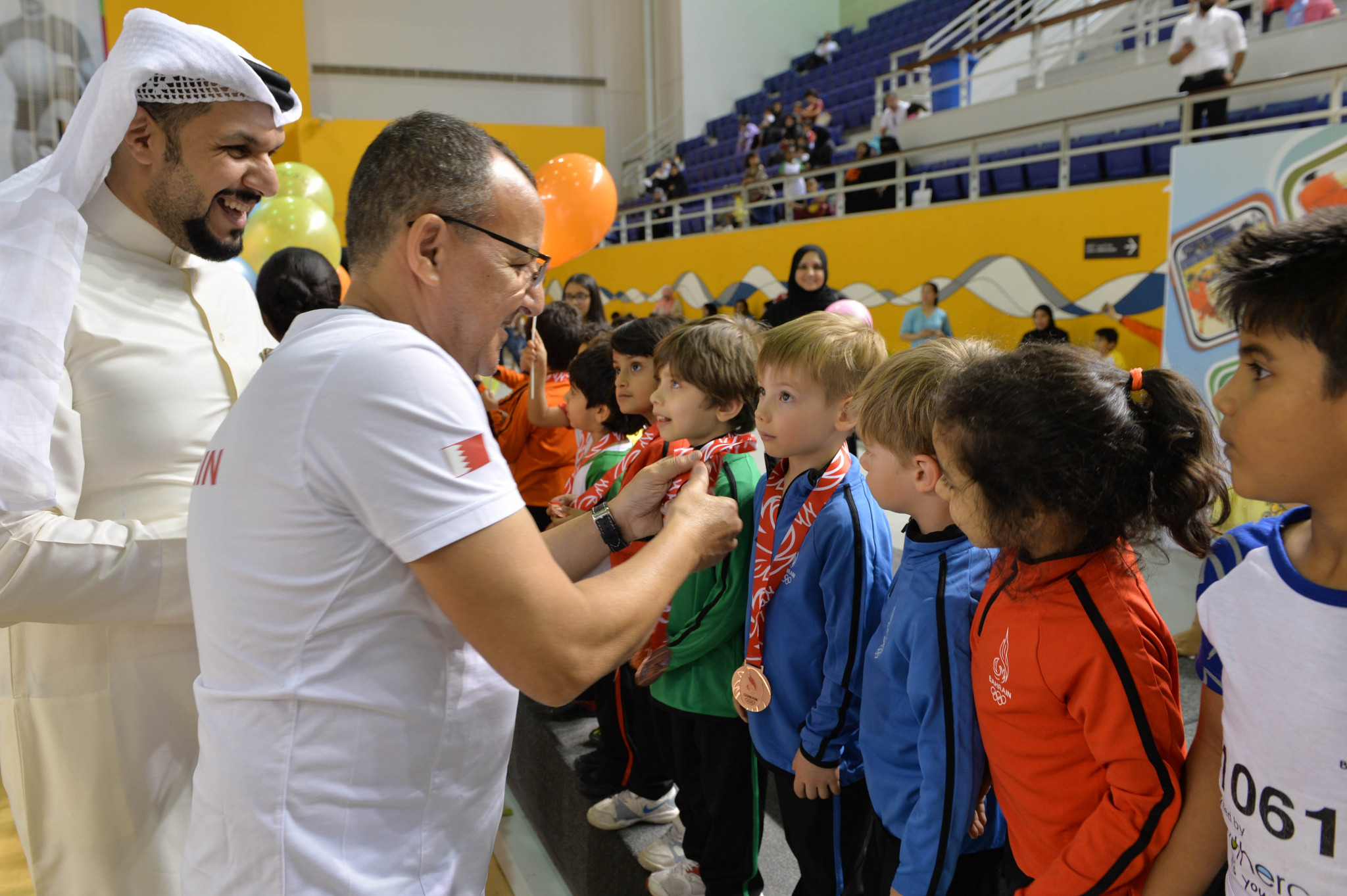 The children were presented with commemorative bronze medals ©BOC