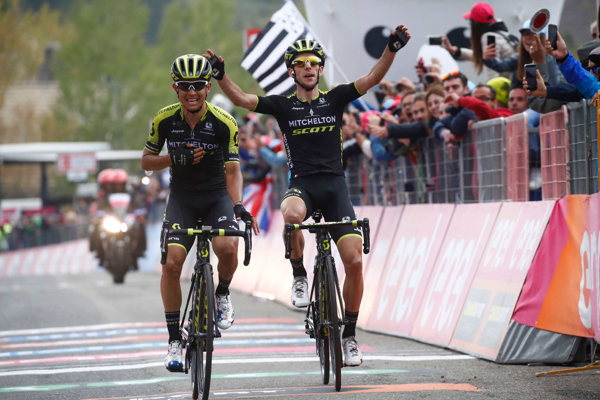 Chaves wins stage six as team-mate Yates takes overall lead in Giro d'Italia