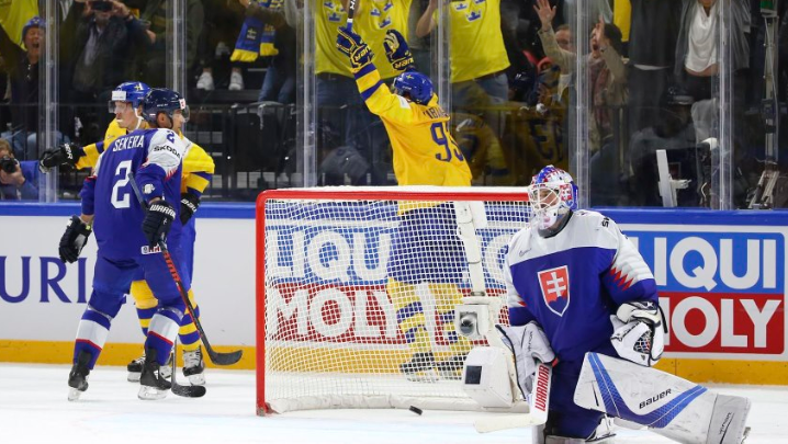 Defending champions Sweden secured a thrilling overtime win ©IIHF