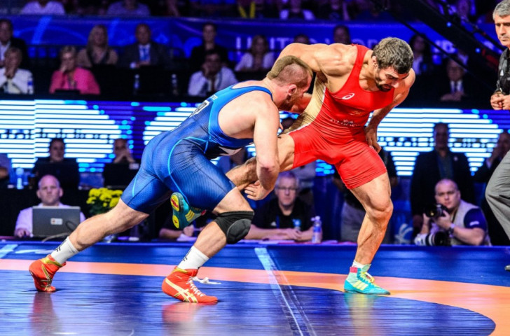 Snyder beat defending champion Abdusalam Gadisov of Russia with a late takedown in the final ©Tony Rotundo/UWW