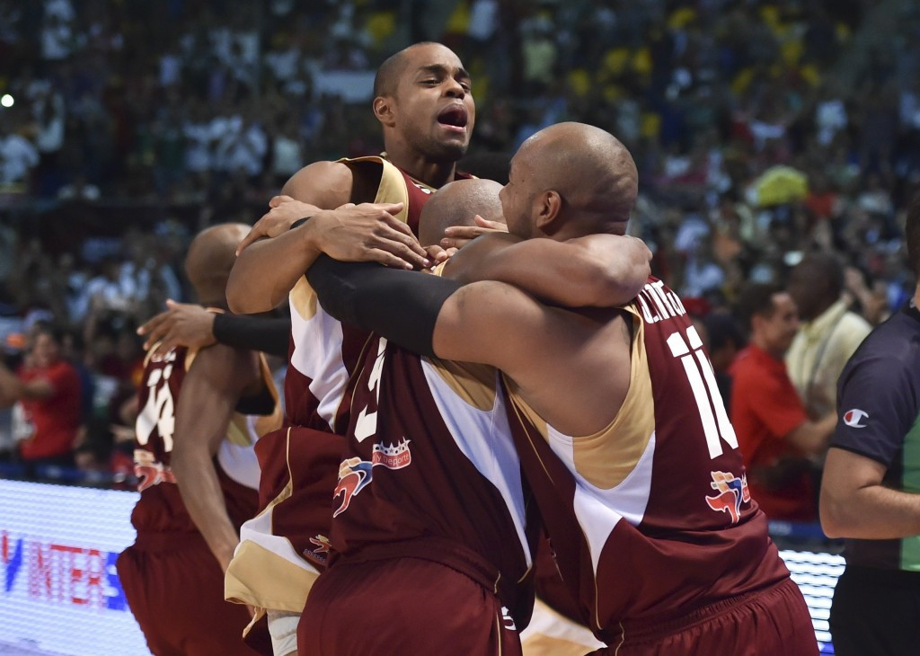 Venezuela celebrate their victory over Canada at the FIBA Americas Championship ©FIBA