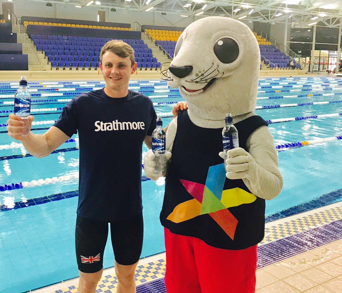 Ross Murdoch and Bonnie the Seal helped announce the partnership ©Glasgow 2018
