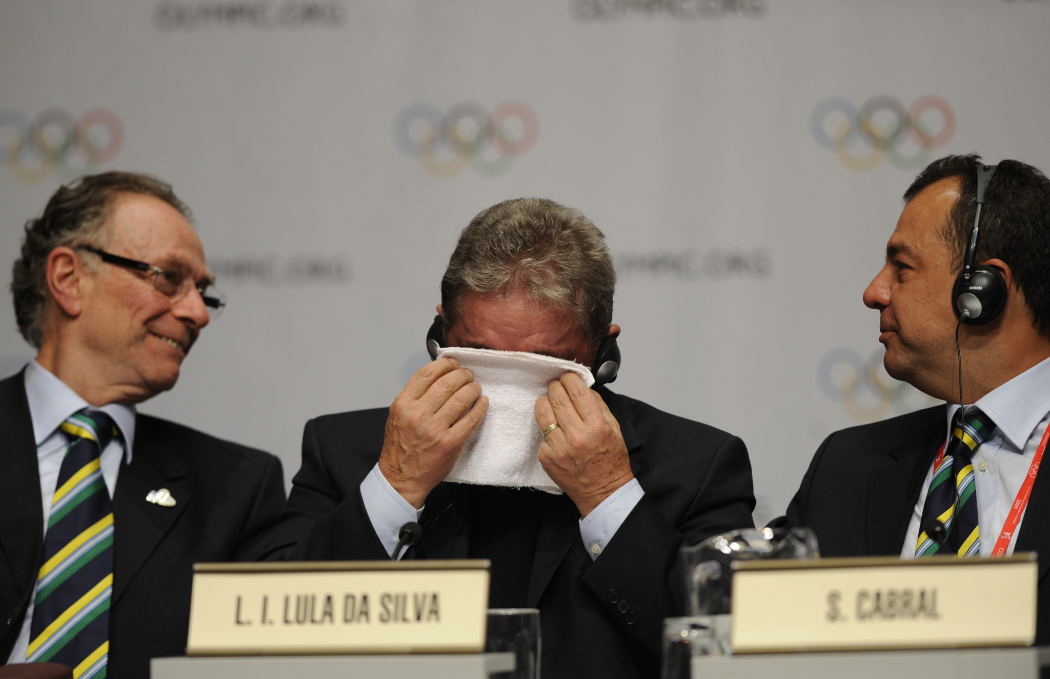 Luiz Inacio Lula da Silva, centre, pictured in between Carlos Nuzman, left, and Sérgio Cabral during the IOC Session in Copenhagen where Rio were awarded the Games ©Getty Images