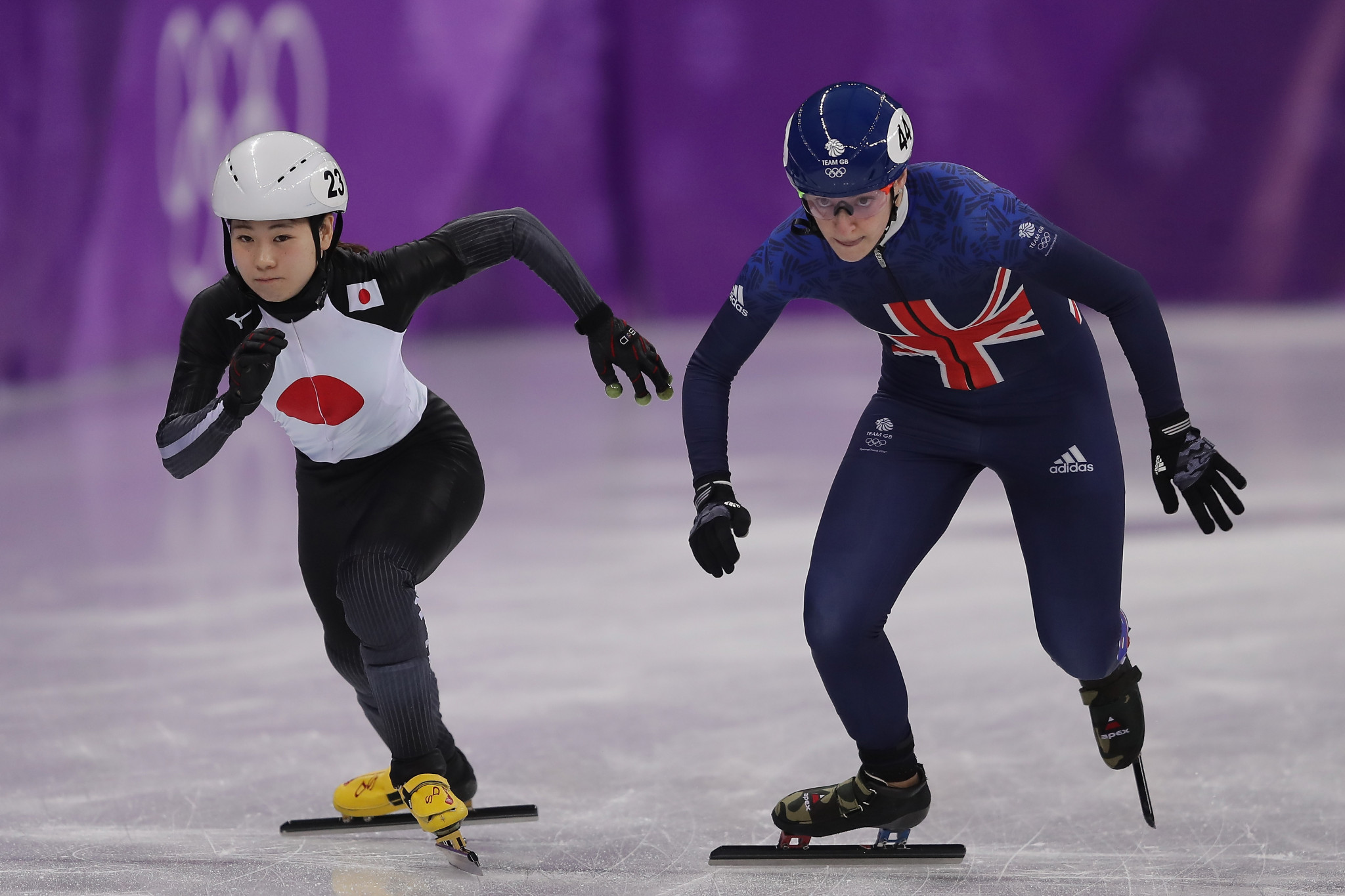 Charlotte Gilmartin, right, pictured during the 1,000m heats at Pyeongchang 2018 ©Getty Images