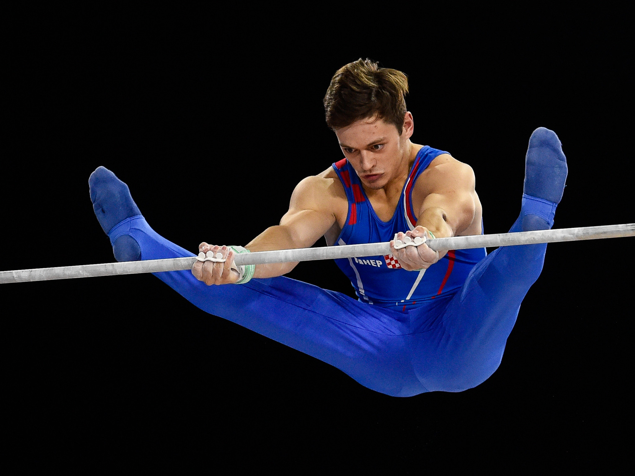 Tin Srbić enjoyed home success in the horizontal bar final ©Getty Images