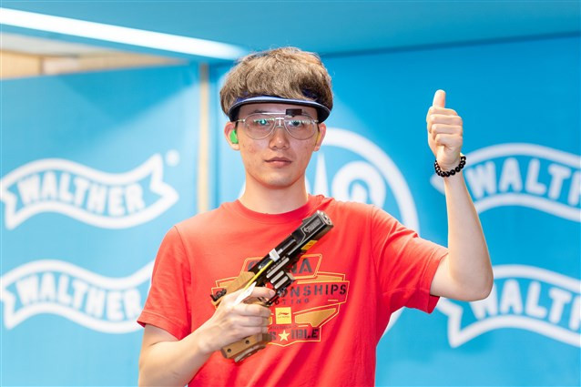 China's Lin Junmin continued his impressive form by winning the men's 25m rapid fire pistol final ©ISSF
