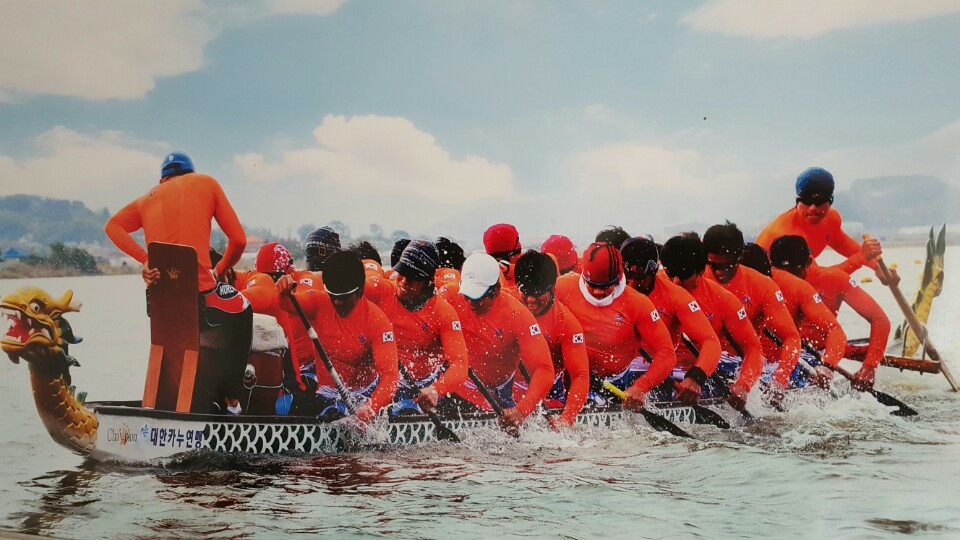 The joint team would likely come in dragon boat racing, should the move go ahead ©KCF