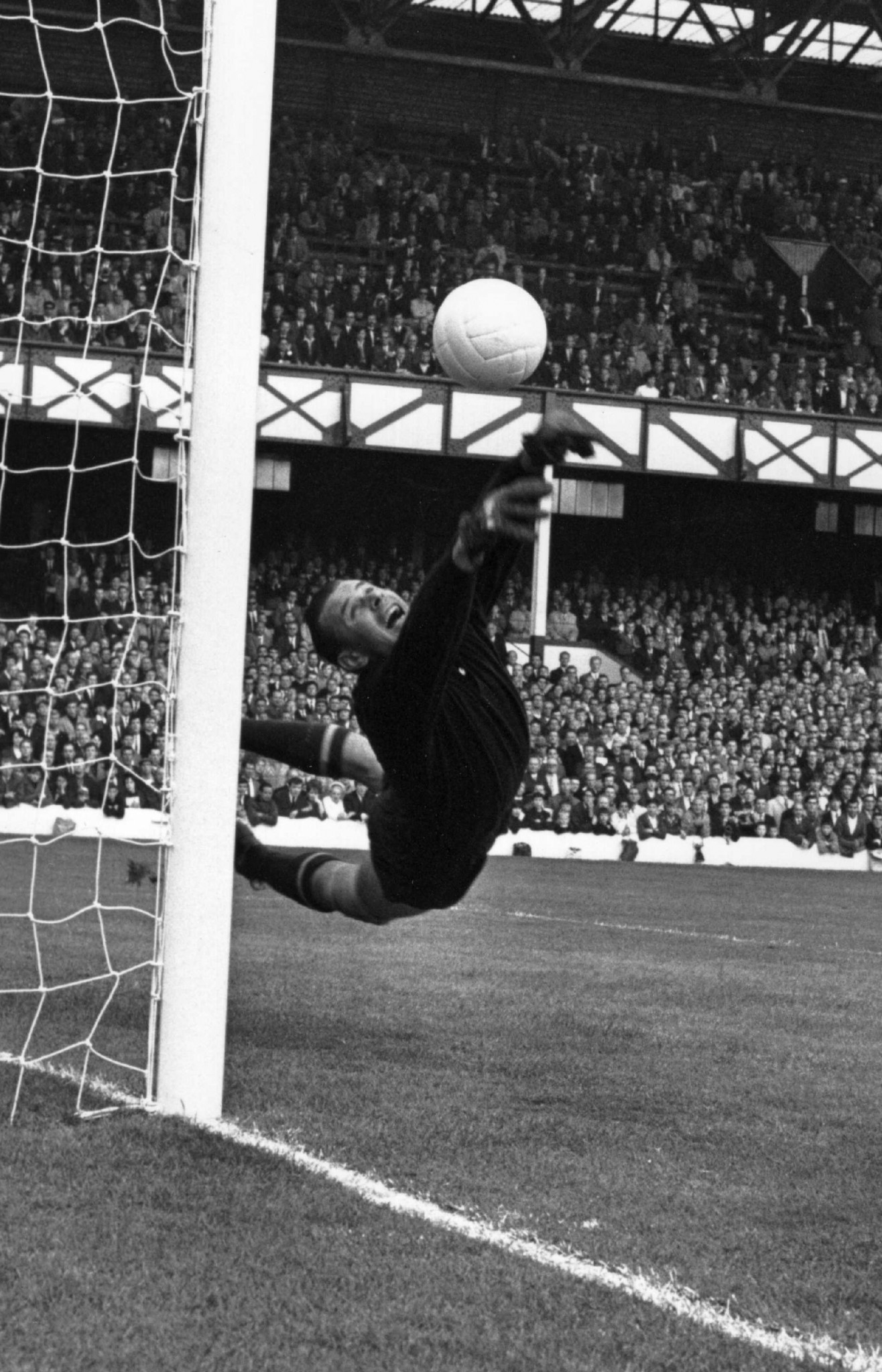 Legendary Soviet Union goalkeeper Lev Yashin is one of several sporting alumni who graduated from the Russian State University of Physical Education, Sport, Youth and Tourism in Moscow ©Getty Images