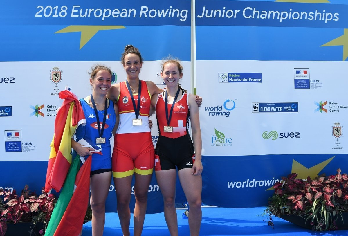 Esther Briz Zamorano, centre, did not claim a spot at Buenos Aires despite winning the women's single sculls competition ©Buenos Aires 2018