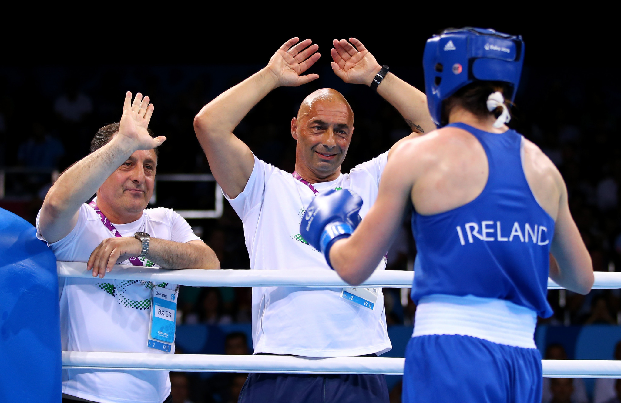 Katie Taylor, right, celebrates with father Pete, centre, during the Baku 2015 European Games ©Getty Images